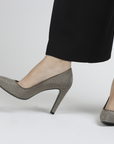 Zapatillas stiletto de piel y textil brillante para dama con tacón alto