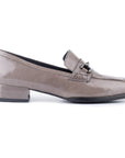 Mocasines de charol línea confortable con hebillas para mujer