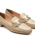 Mocasines de ante y charol con hebilla para mujer