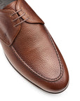 Zapatos estilo derby de piel pintados a mano para caballero.
