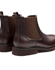 Botines de piel con elásticos laterales y con suela track para caballero
