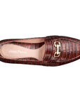 Mocasines de piel café y hebilla metálica para dama