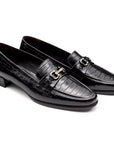 Mocasines de piel con grabado y hebilla metálica para dama