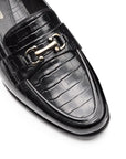 Mocasines de piel con grabado y hebilla metálica para dama
