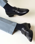 Mocasines de vestir de piel con herraje metálico para caballero