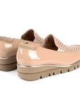 Mocasines de charol con elástico lateral y suela confort para dama