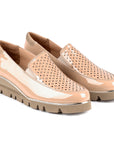 Mocasines de charol con elástico lateral y suela confort para dama