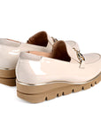Mocasines de charol y ante con hebilla y suela confort para dama