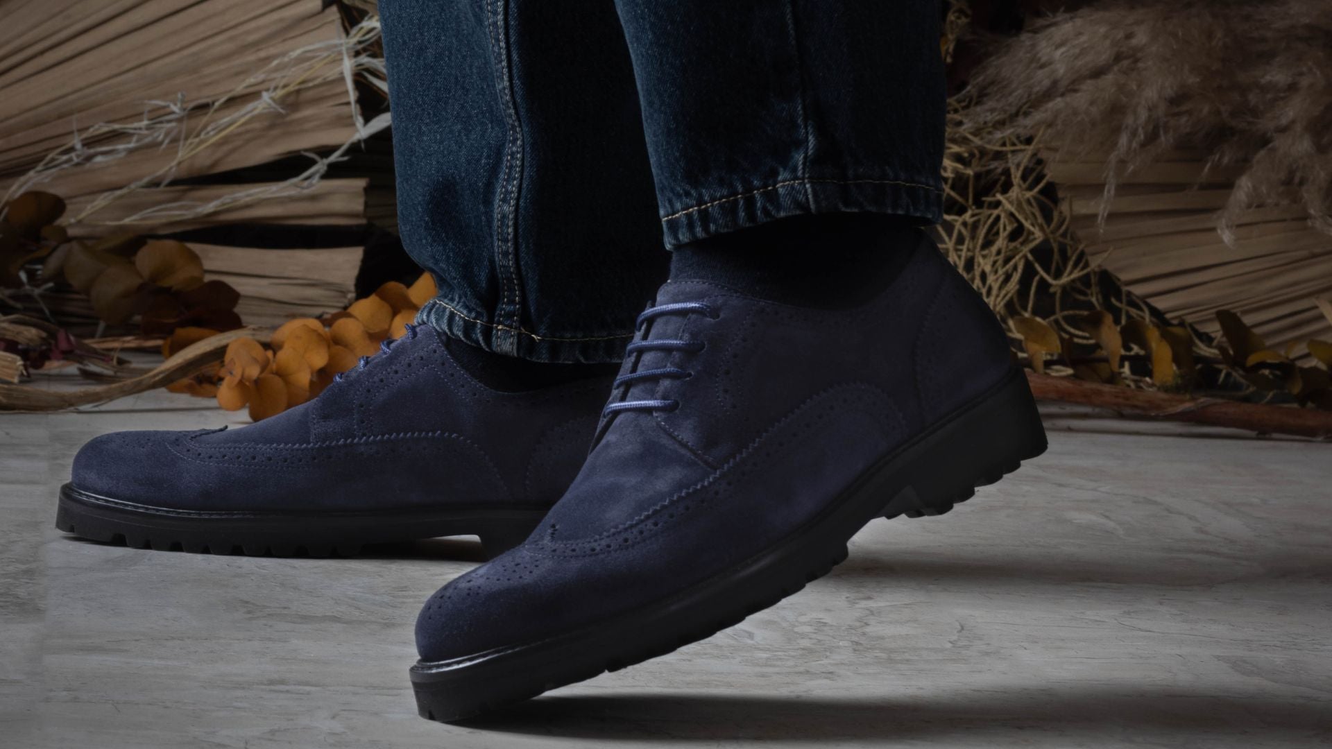 PASO  A PASO PARA LIMPIAR TUS ZAPATOS DE GAMUZA