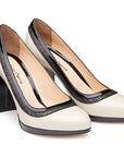 Tacones de charol color hueso con fina línea de ante para dama