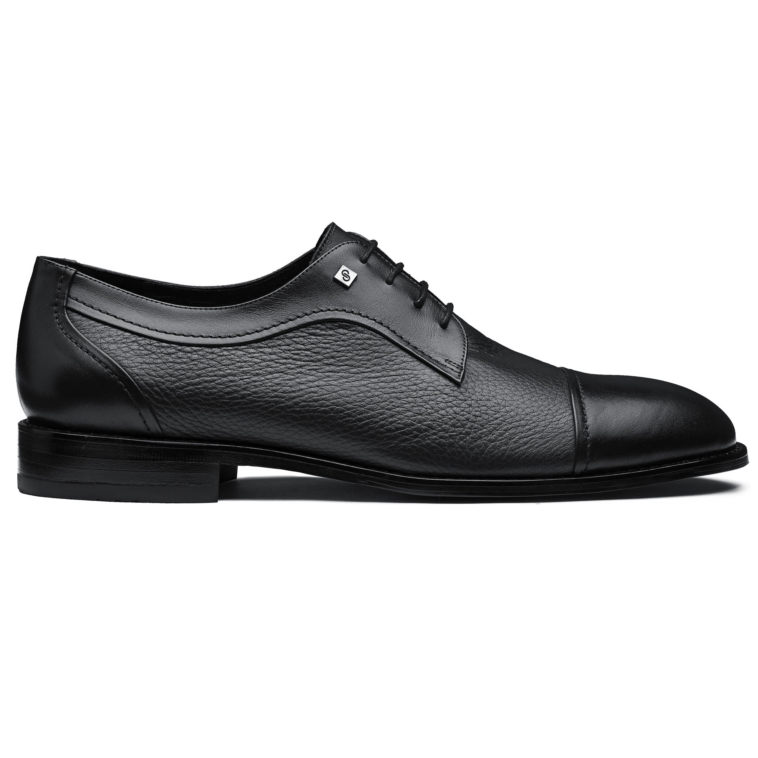 Zapato formal tipo derby con puntera para caballero