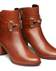 Botines de piel con herra