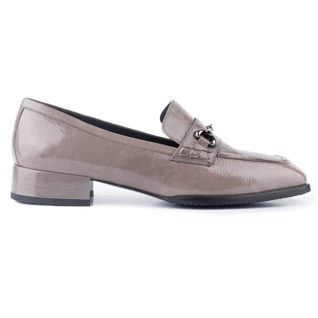 Mocasines de charol línea confortable con hebillas para mujer