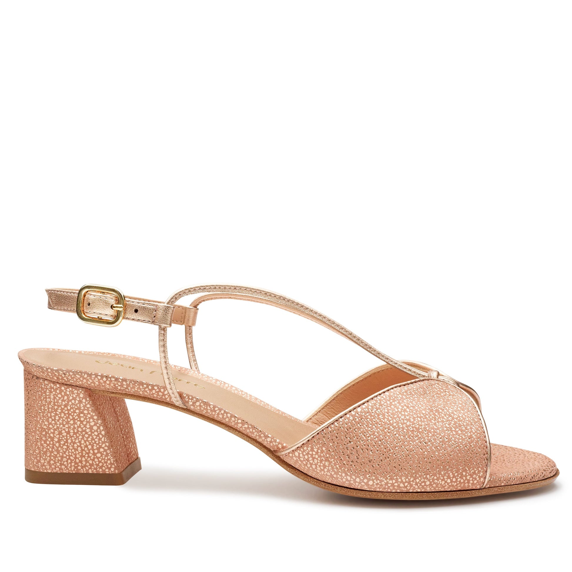 Sandalias para dama con detalles metálicos y finas correas
