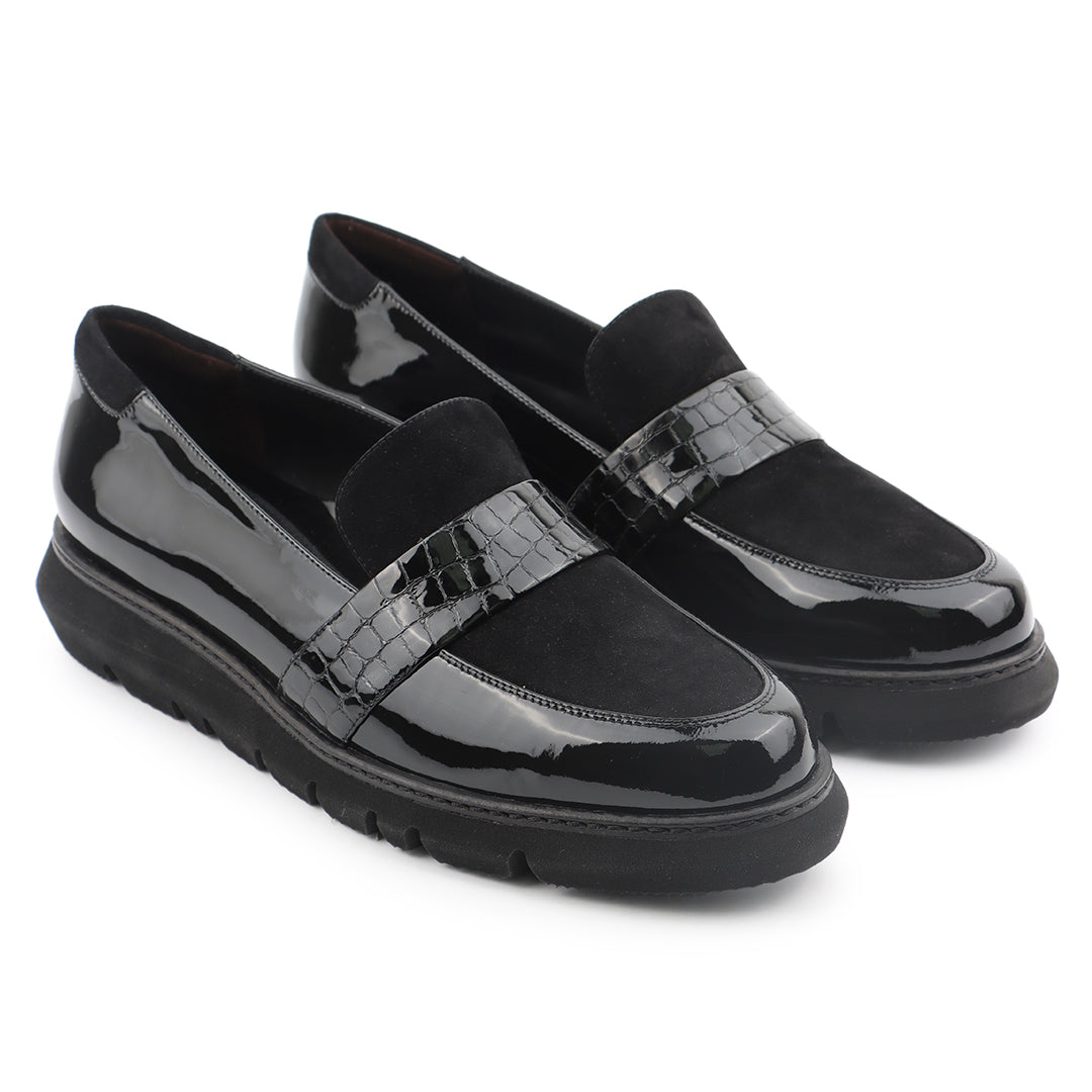 Mocasines de charol y ante con suela confort para mujer