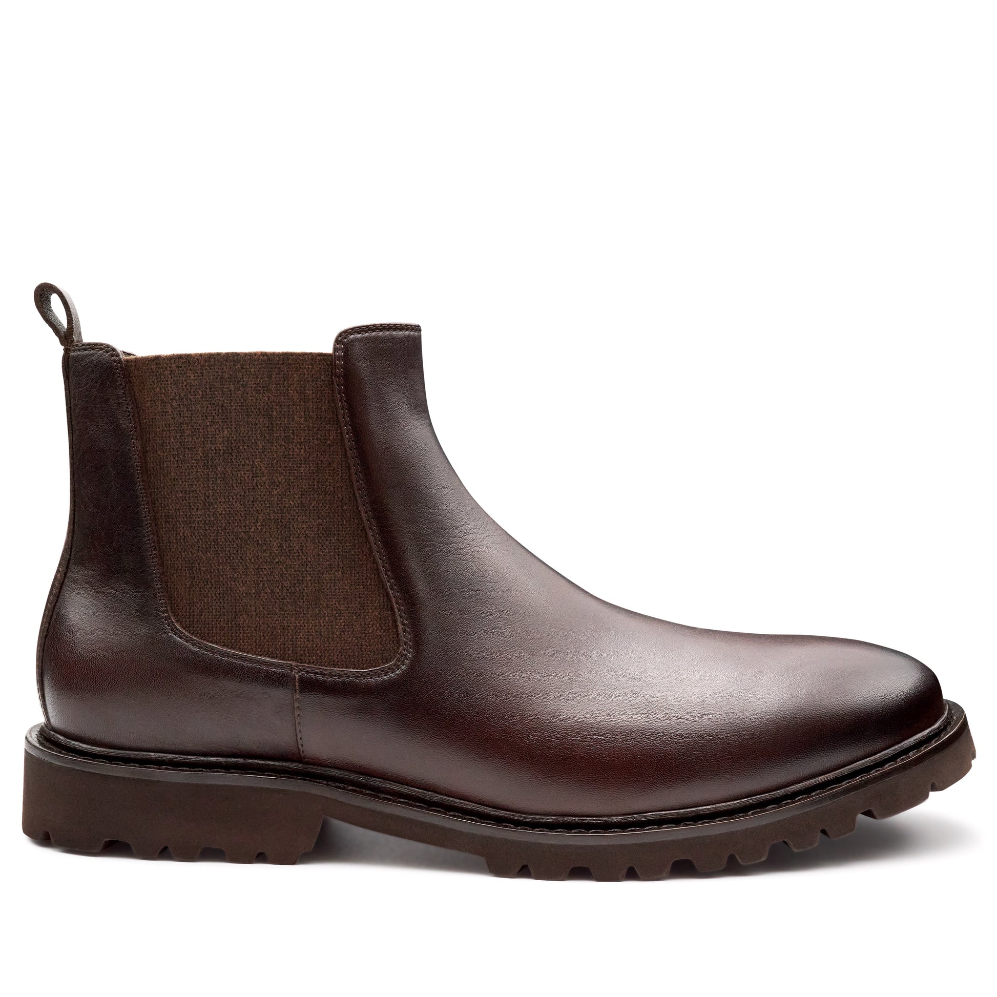 Botines de piel con elásticos laterales y con suela track para caballero