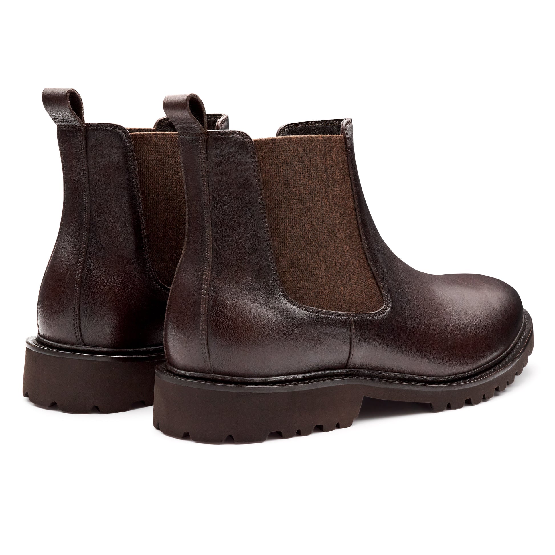 Botines de piel con elásticos laterales y con suela track para caballero