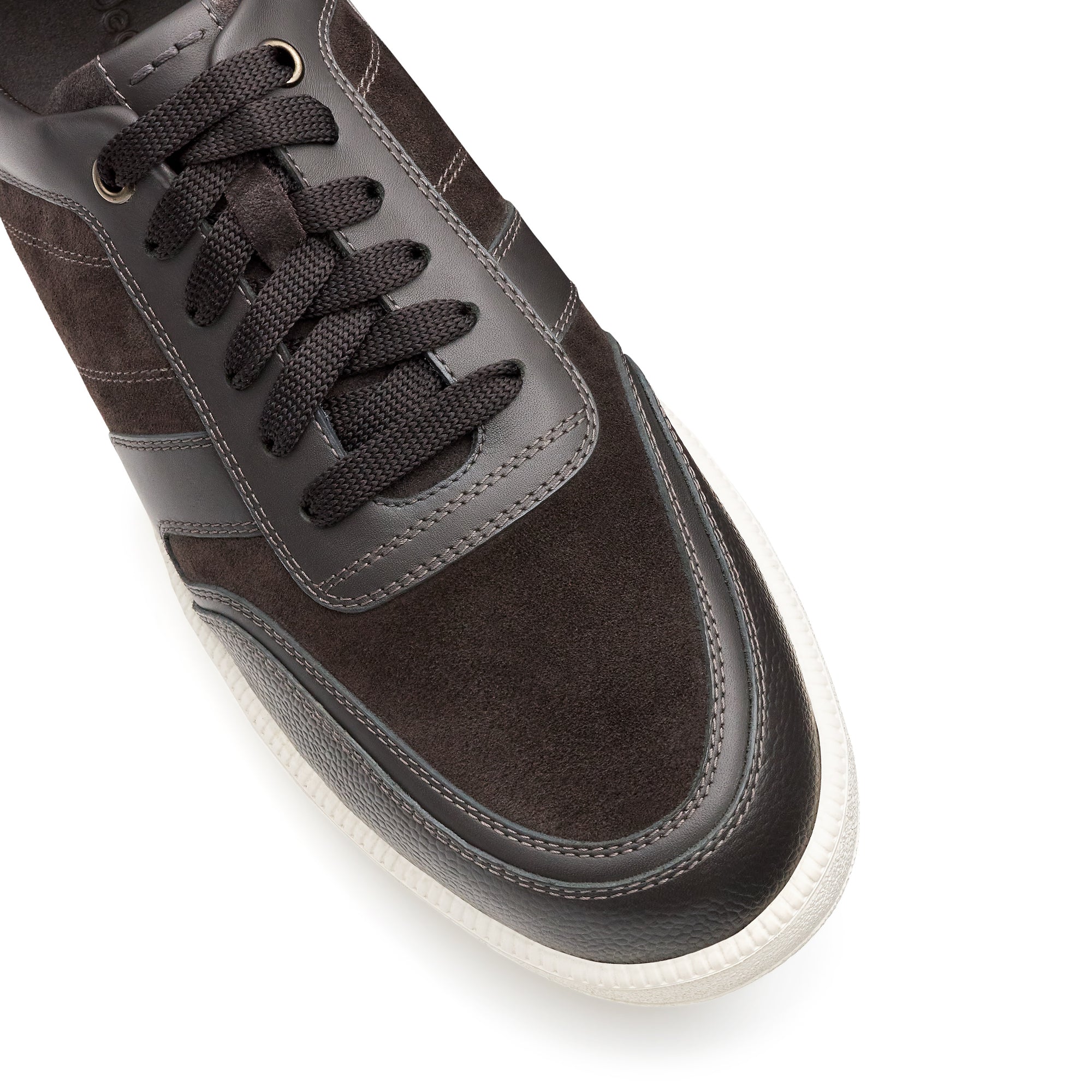Tenis de piel con diseño contemporáneo para caballero
