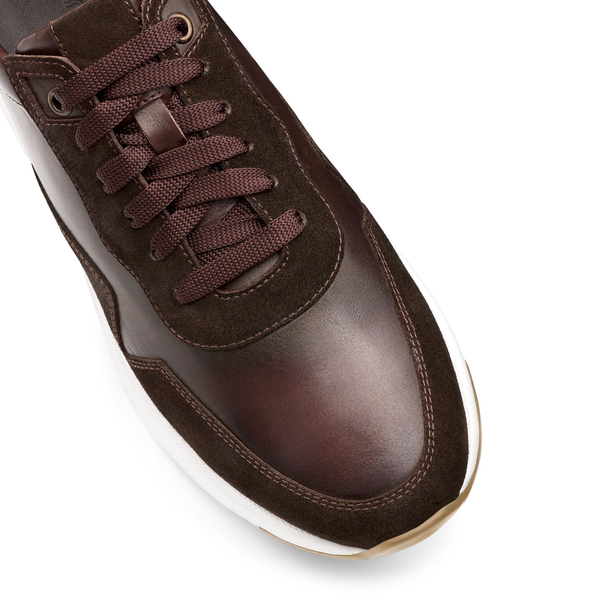 Tenis de piel estilo running para caballero.