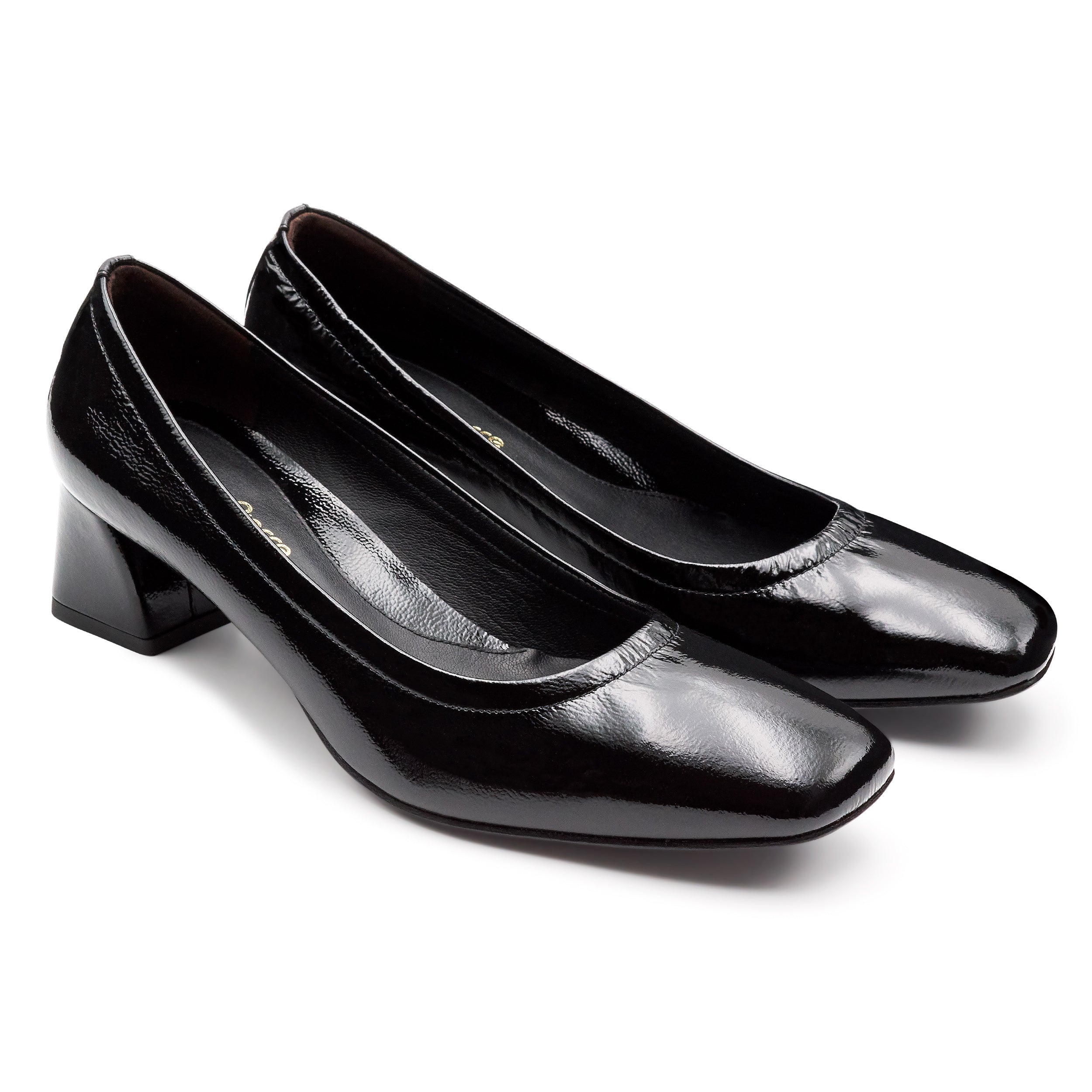 Zapatillas de charol con tacón bajo y elástico para dama