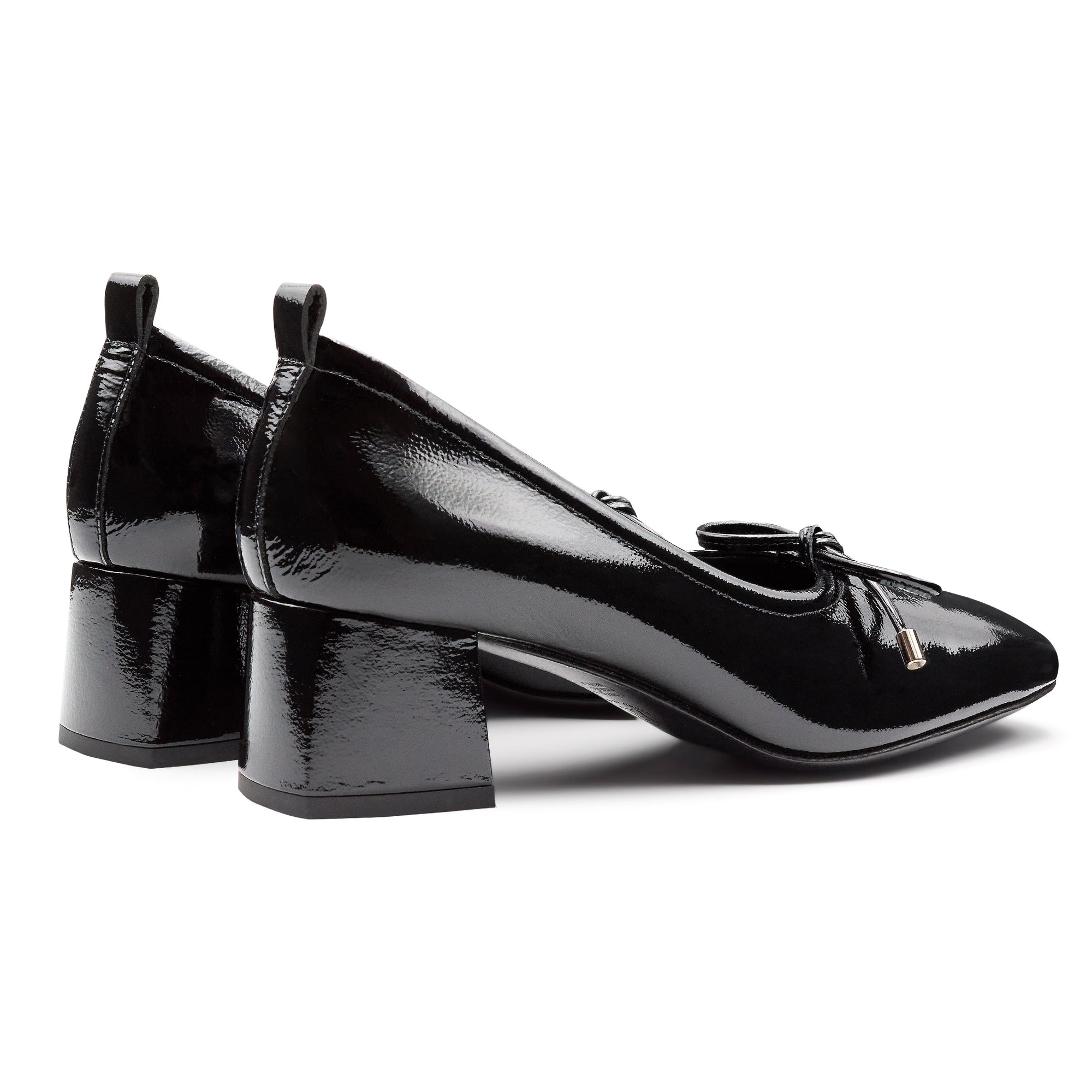 Zapatillas de charol de tacón bajo y cordones ajustables para dama