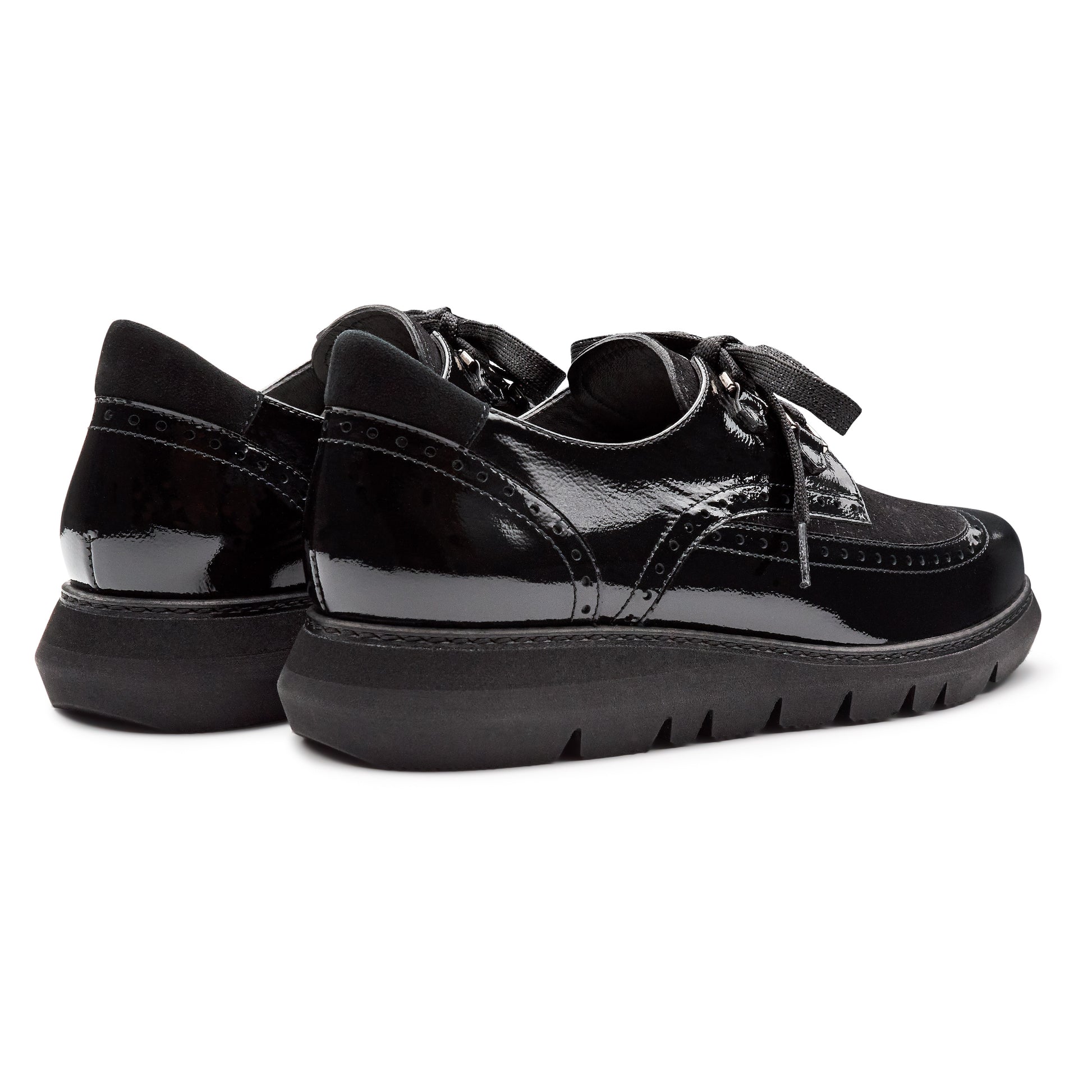 Zapatos derby de charol y ante con suela confort para dama