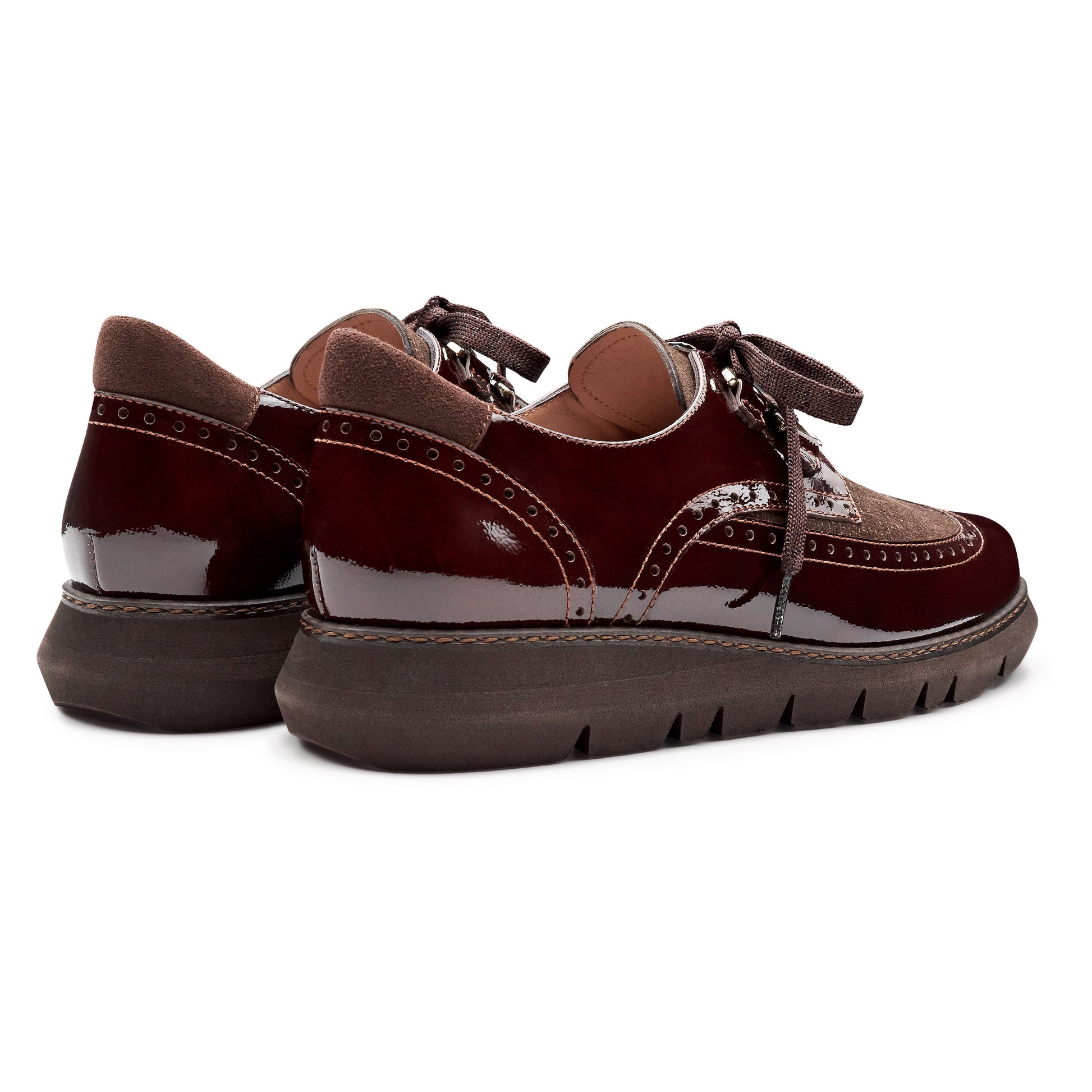 Zapatos derby de charol y ante con suela confort para dama