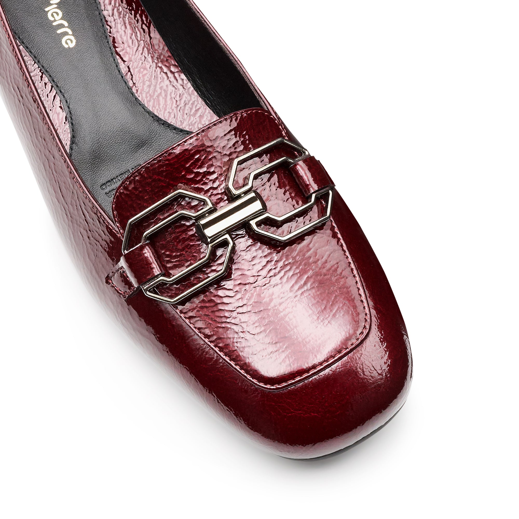 Zapatillas de charol con tacón bajo y herraje metálico para dama