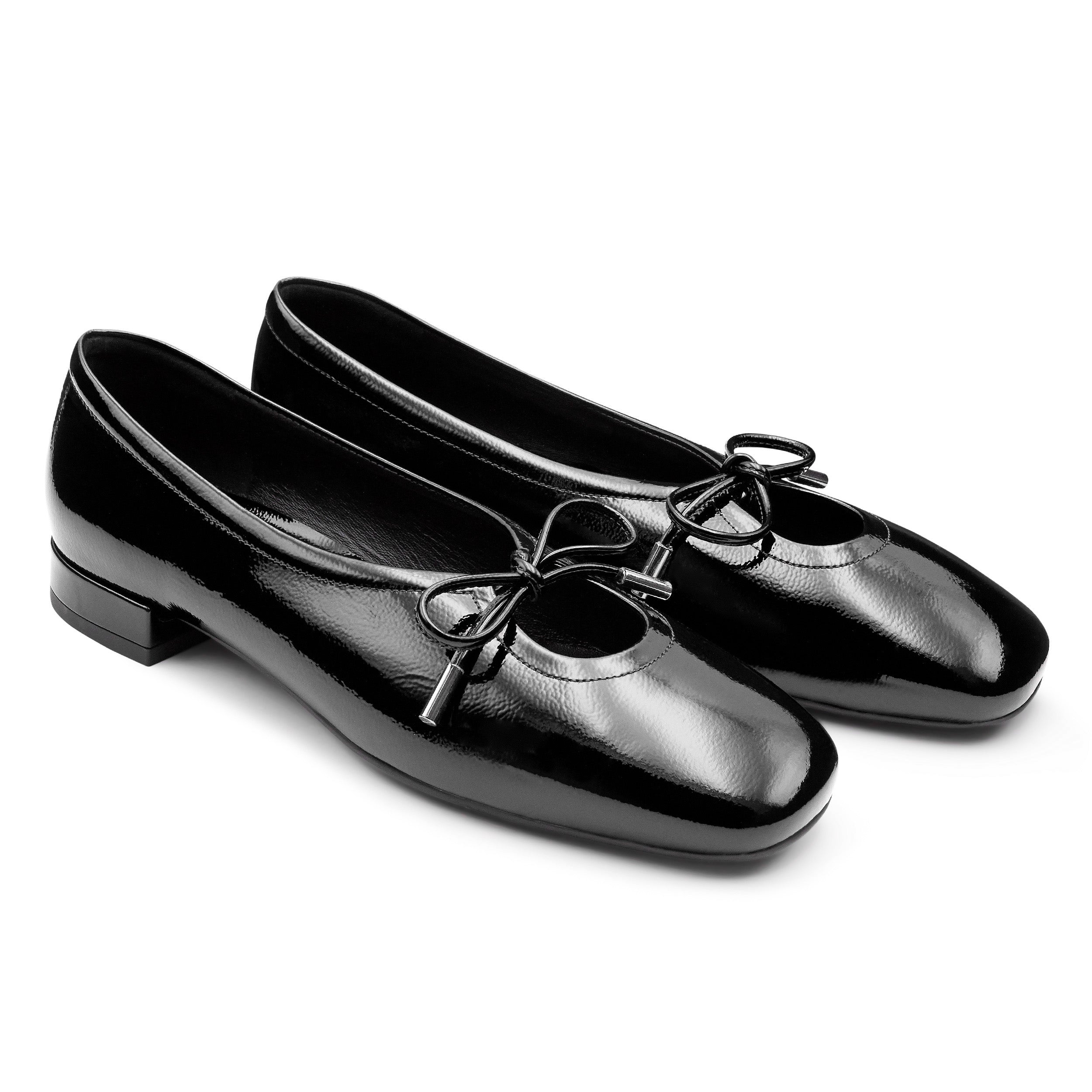 Balerinas negras de charol con cordones