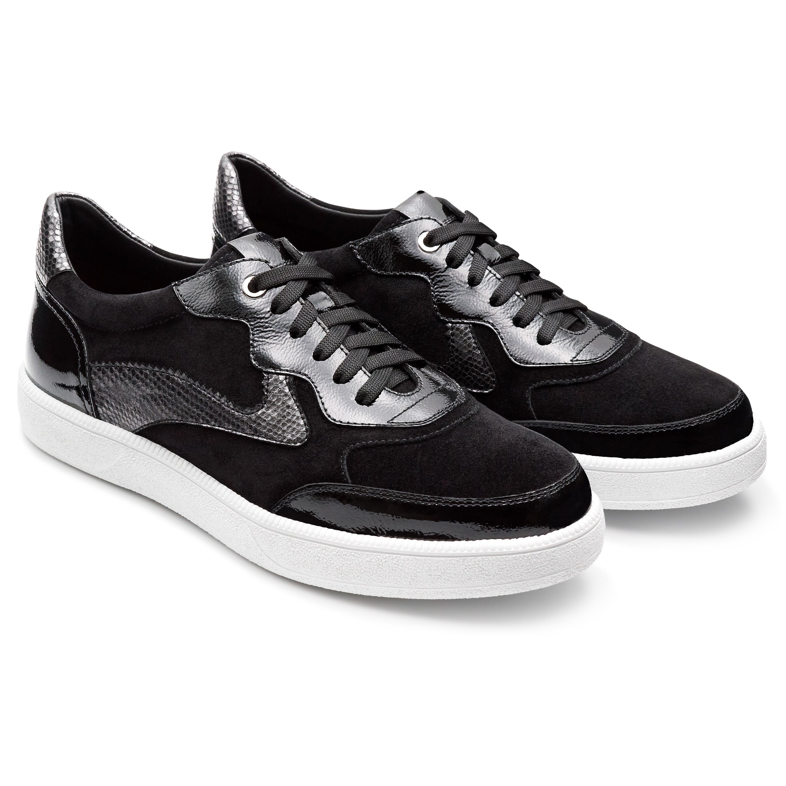 Tenis casuales de charol y gamuza color negro para dama