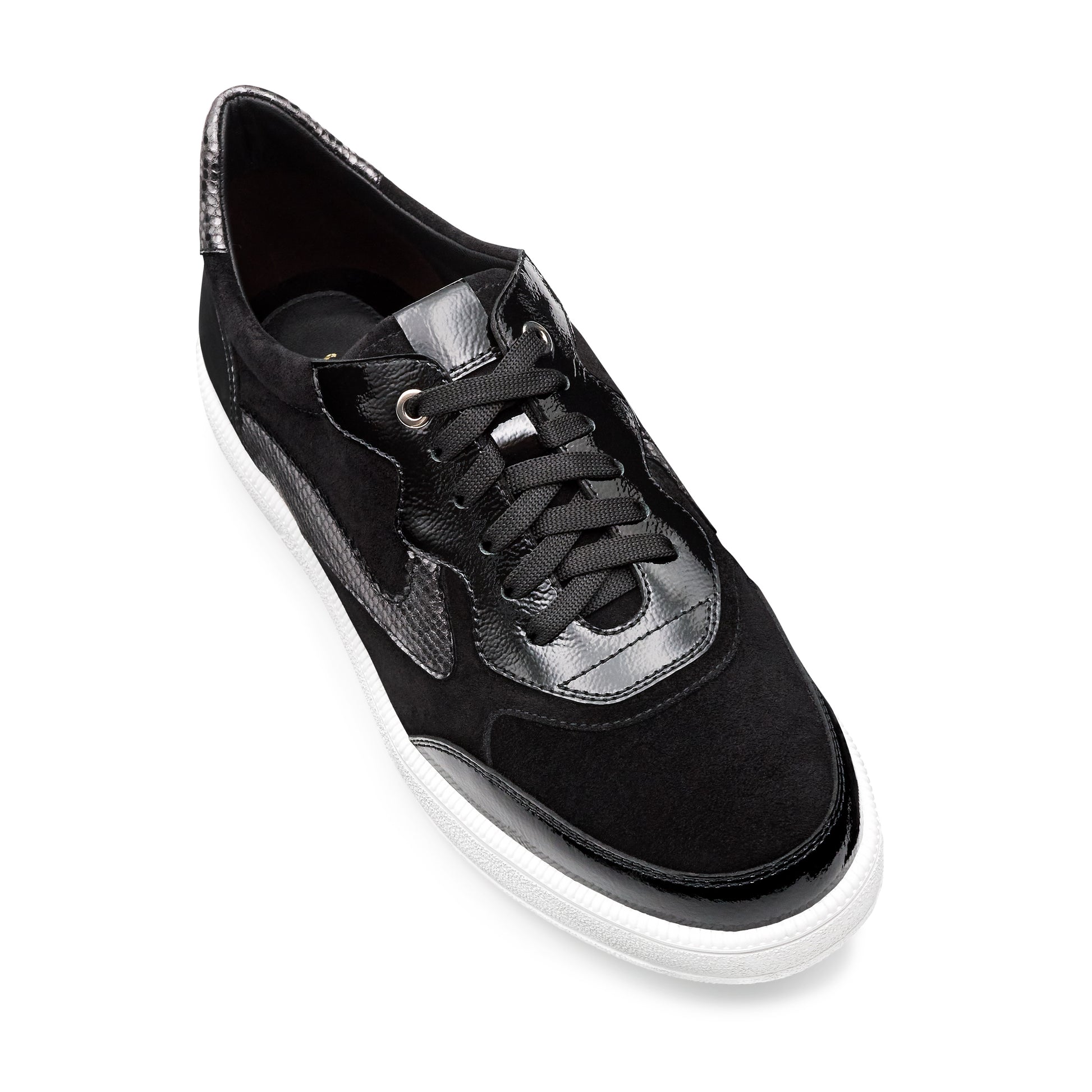 Tenis casuales de charol y gamuza color negro para dama