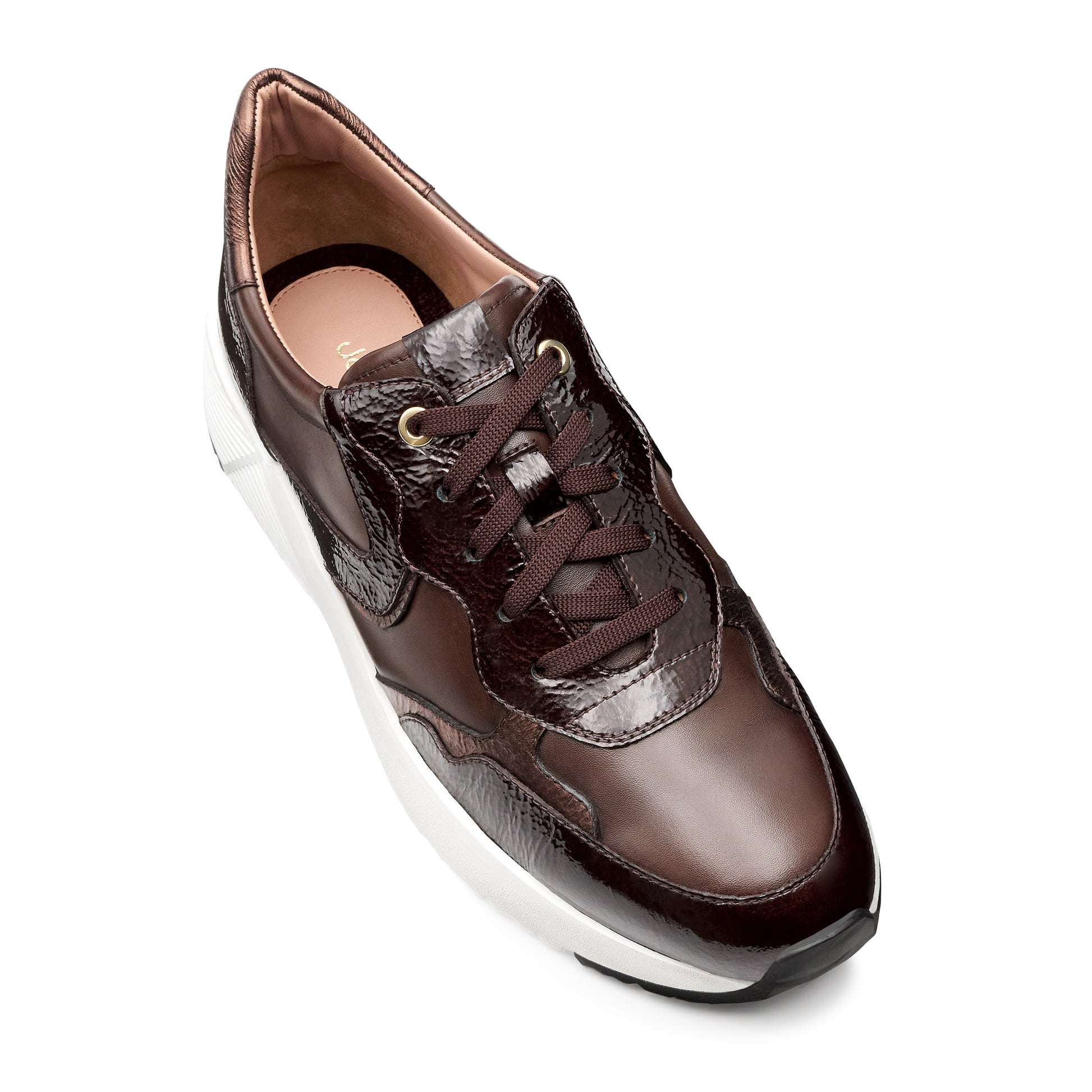 Tenis estilo deportivo en charol para dama