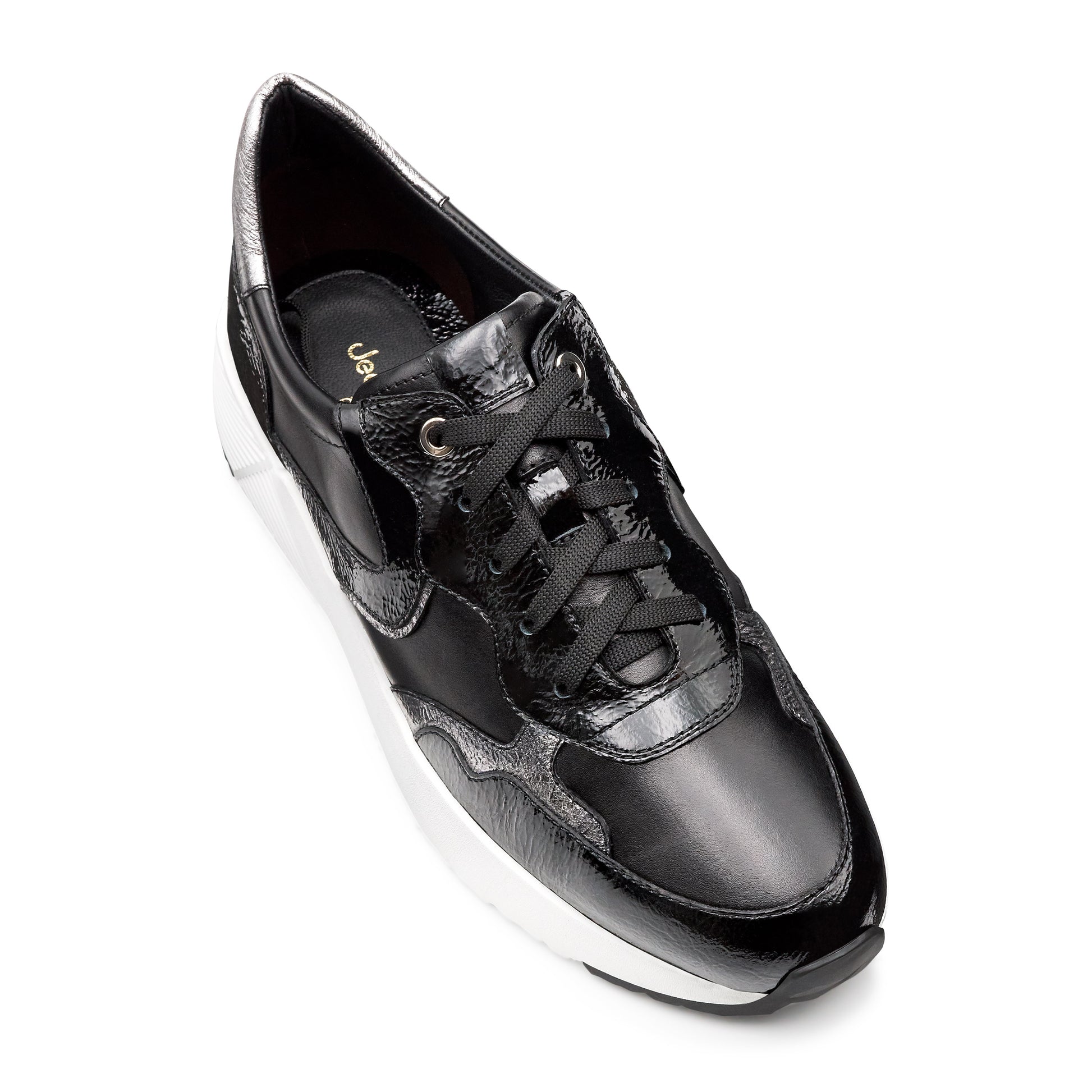 Tenis estilo deportivo en charol para dama negros
