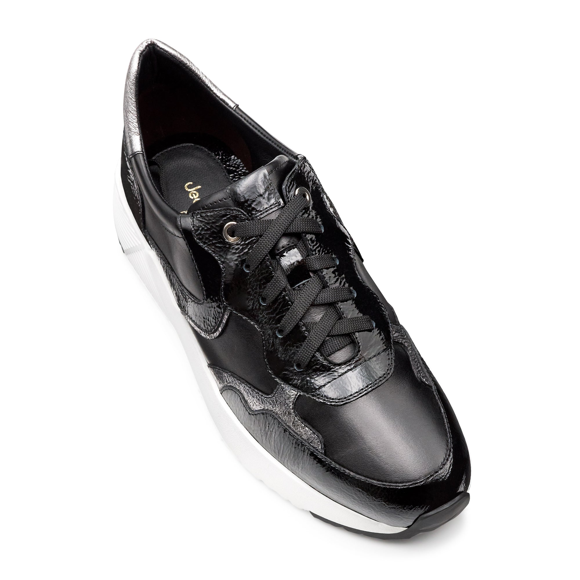 Tenis estilo deportivo en charol para dama negros