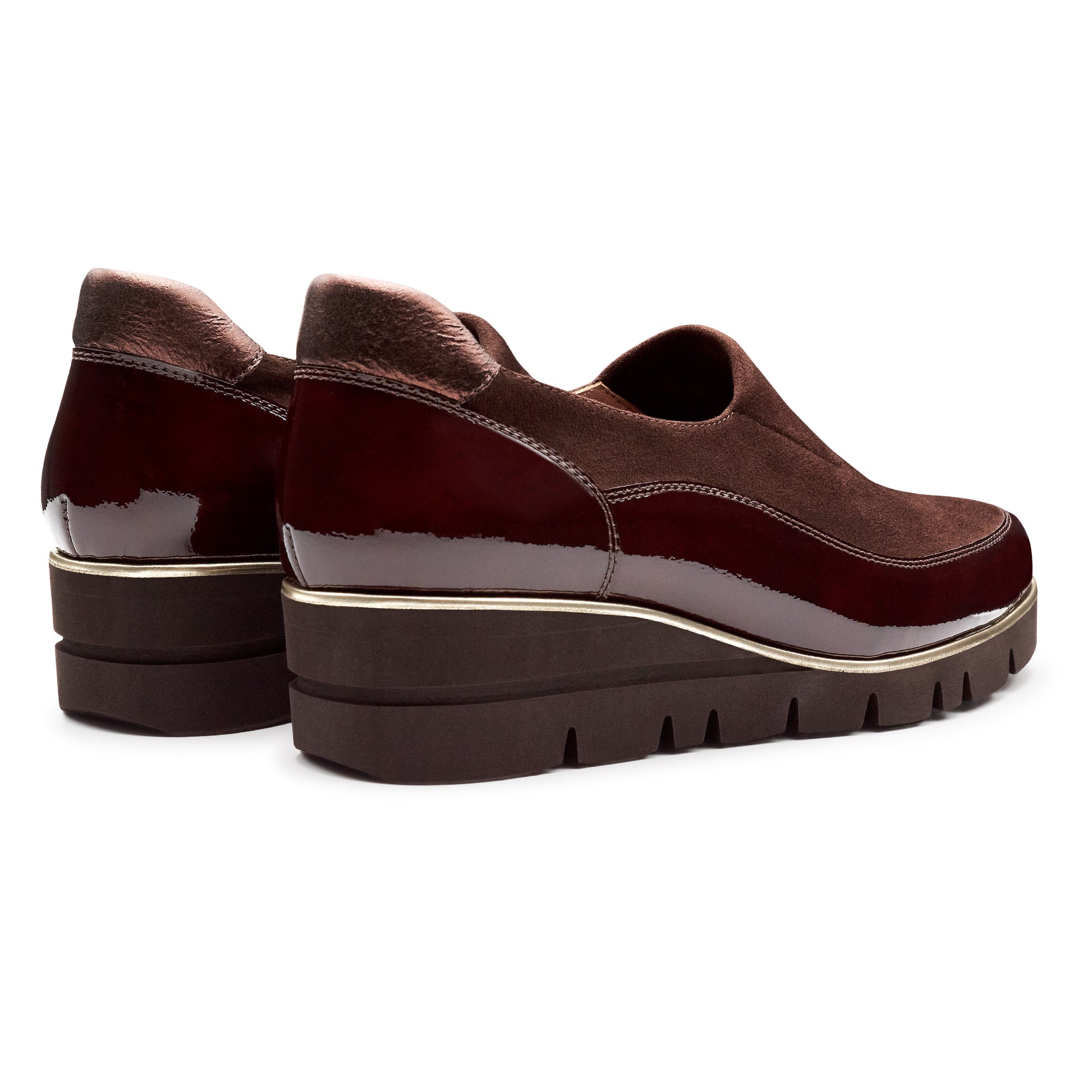 Zapatos de charol y gamuza con suela confort estilo mocasin café