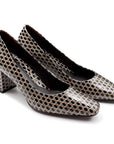 Zapatillas clásicas de charol texturizado para dama