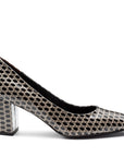 Zapatillas clásicas de charol texturizado para dama