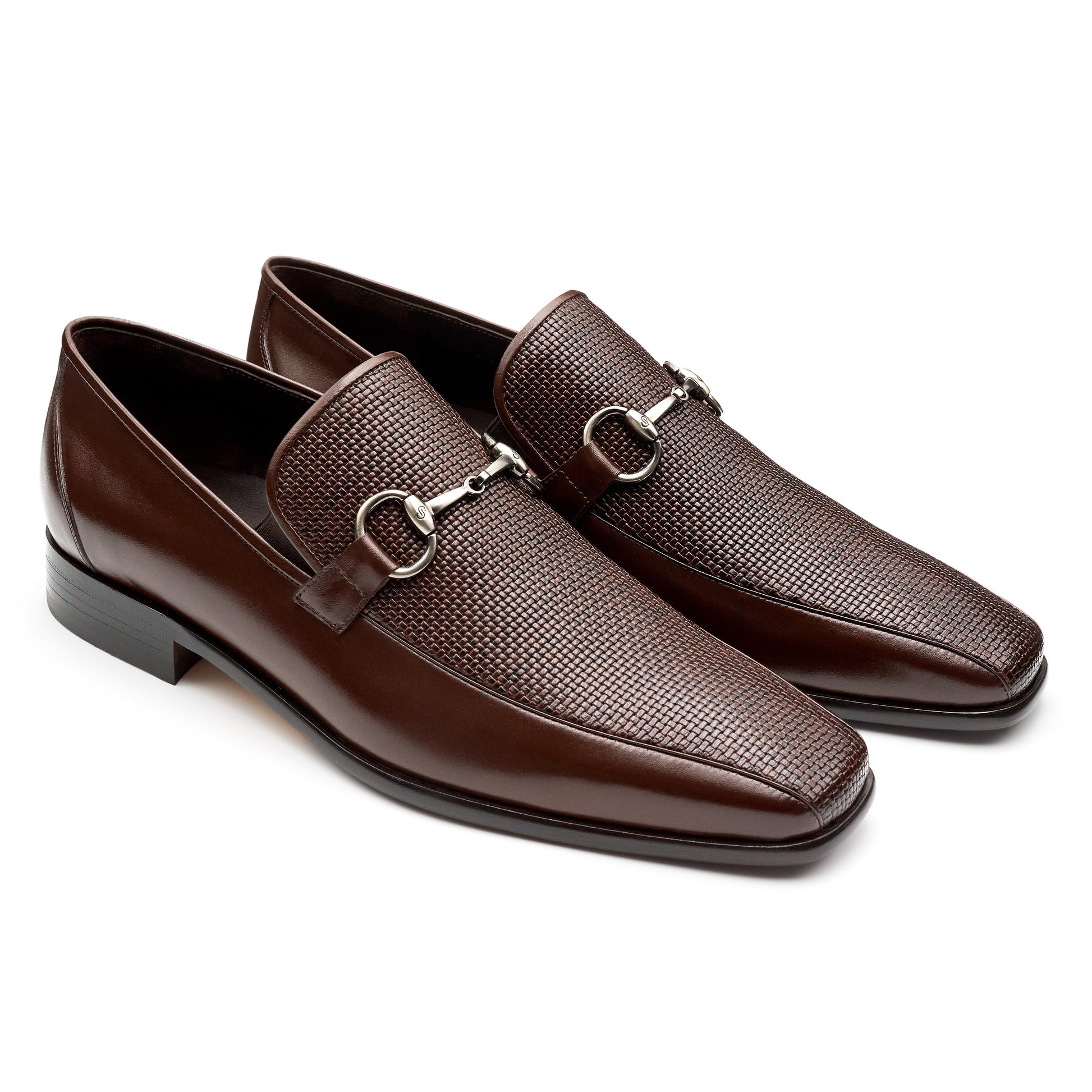 Mocasines de piel con textura y herraje para hombre