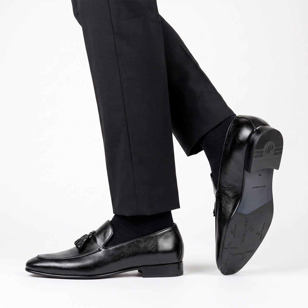 Mocasines de charol texturizado con borlas para hombre