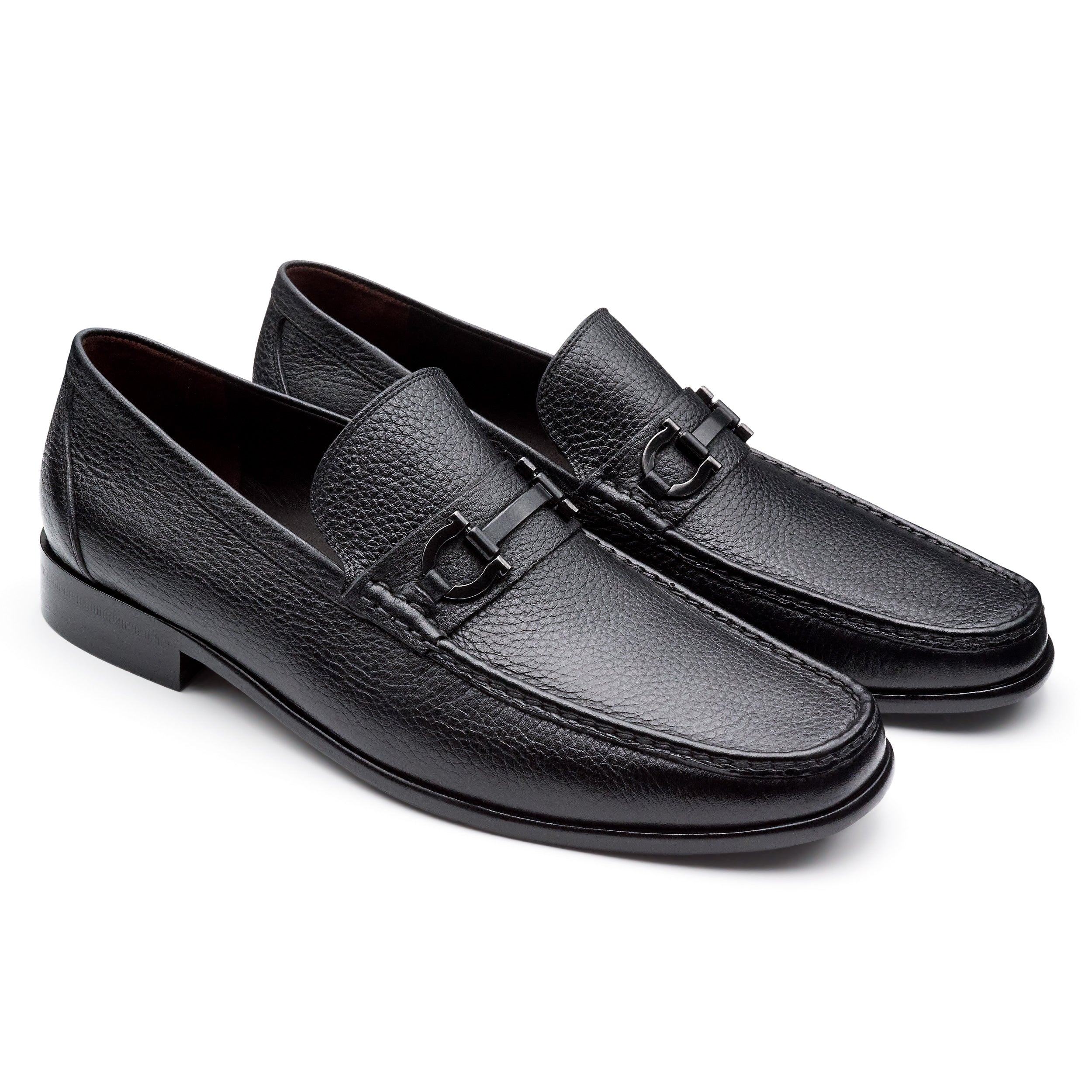 Mocasines de piel con herraje metálico para hombre (color negro)