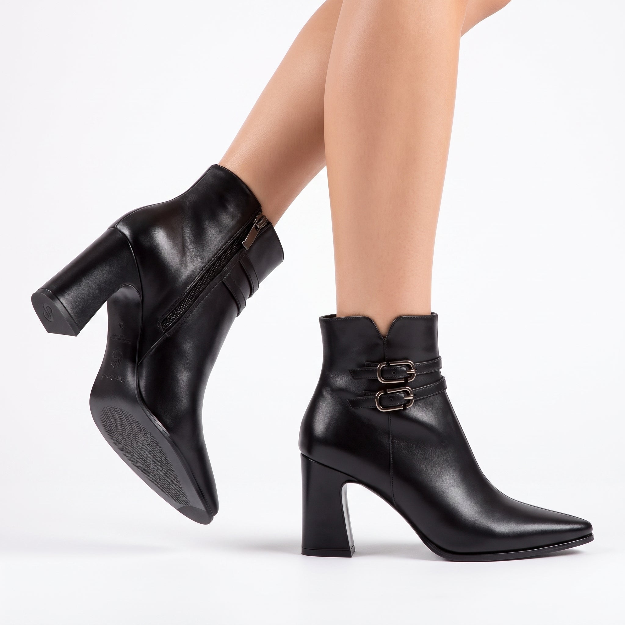 Botines de piel con doble hebilla para mujer