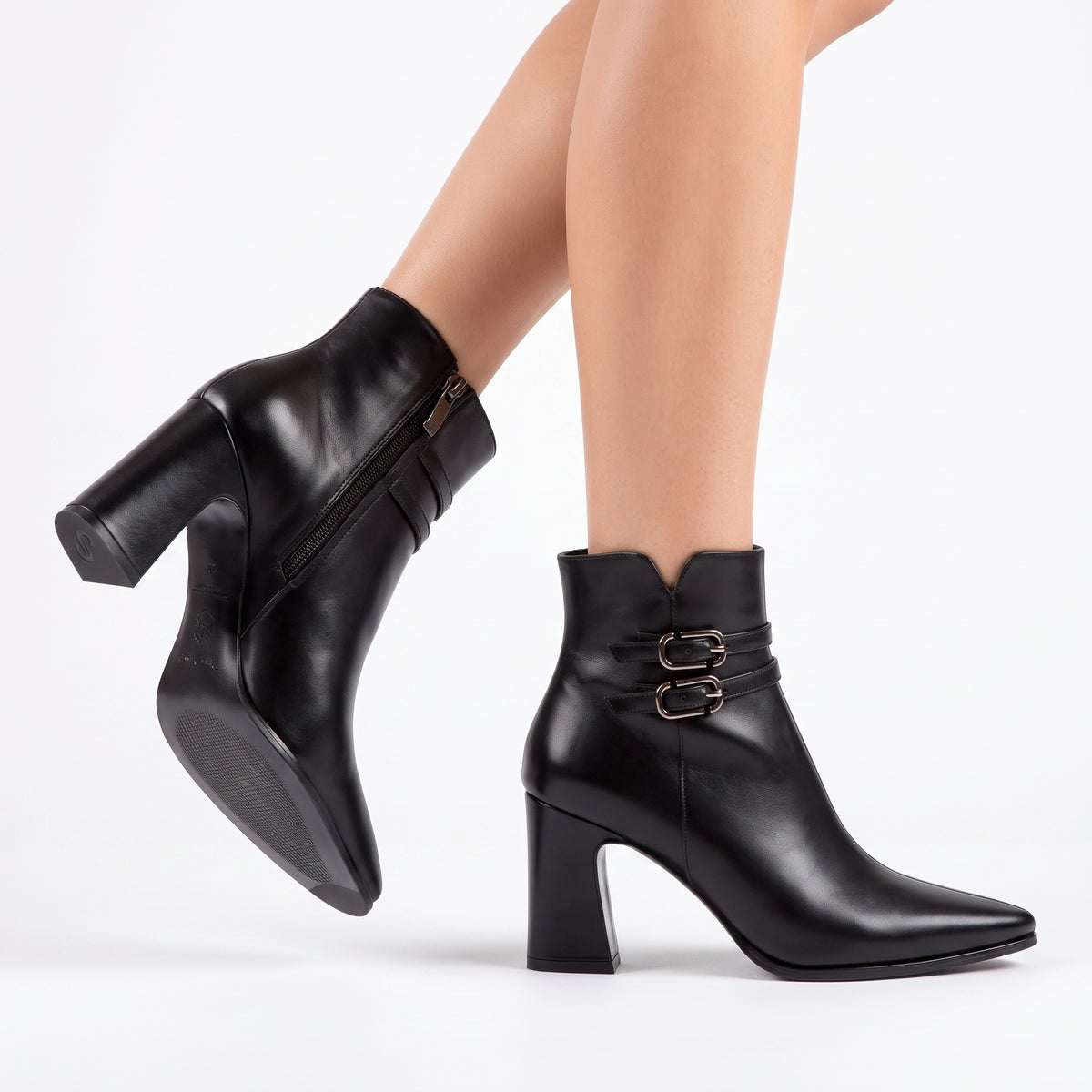 Botines de piel con doble hebilla para mujer