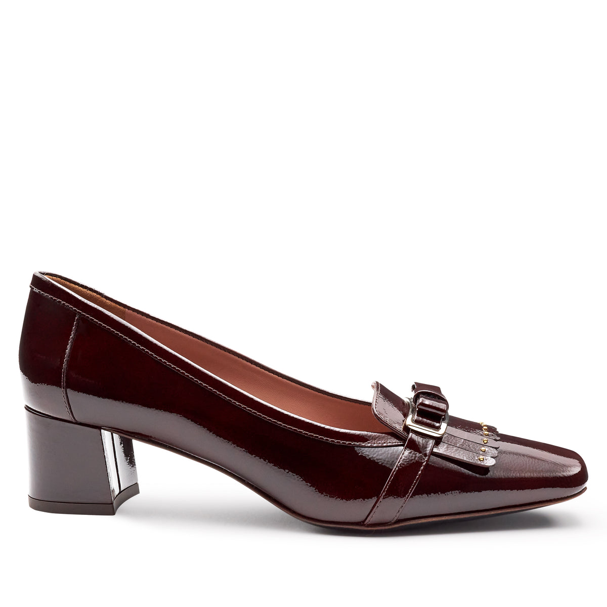 Zapatillas de charol con herraje y flecos para mujer