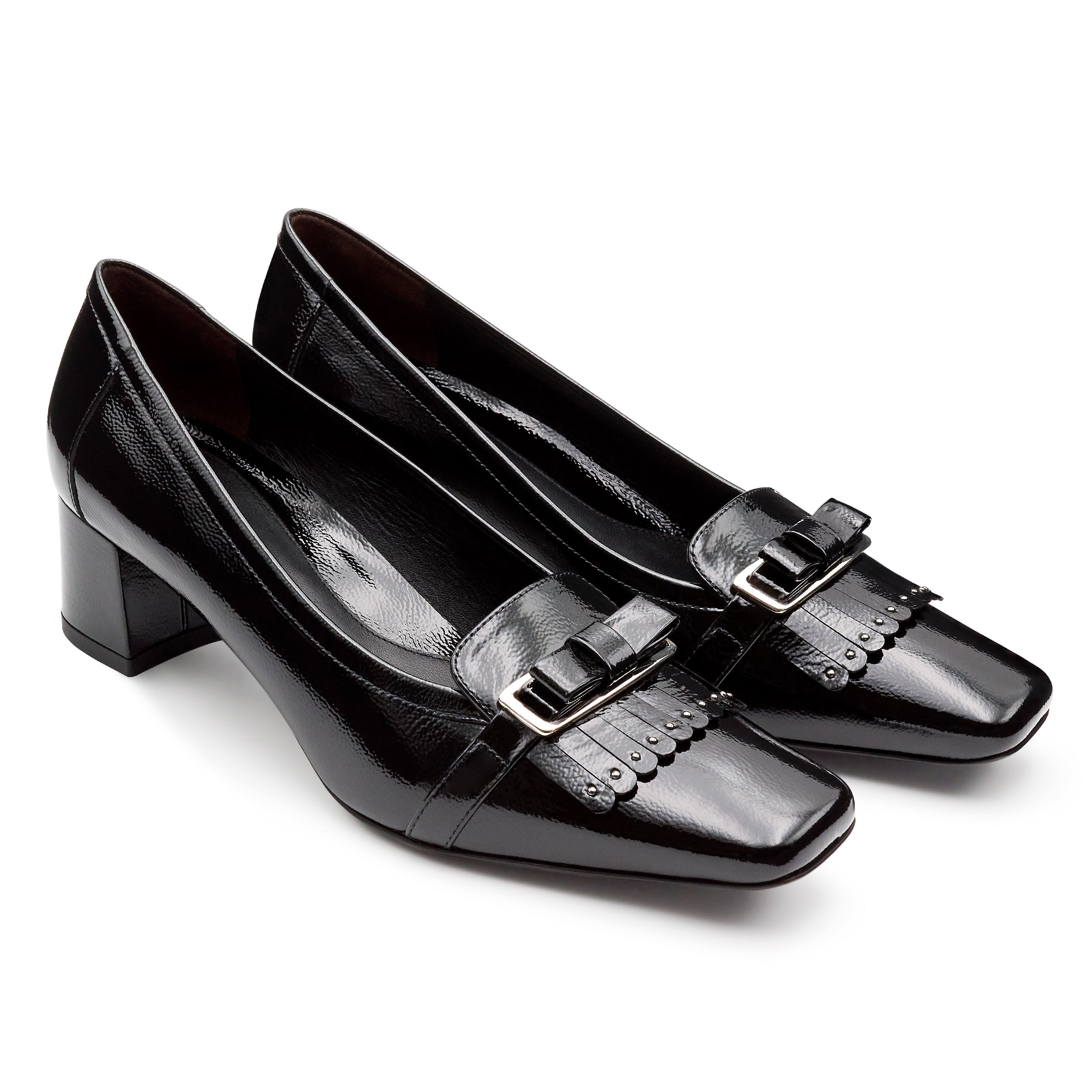 Zapatillas de charol con herraje y flecos para mujer