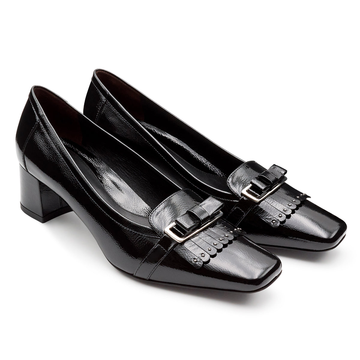 Zapatillas de charol con herraje y flecos para mujer