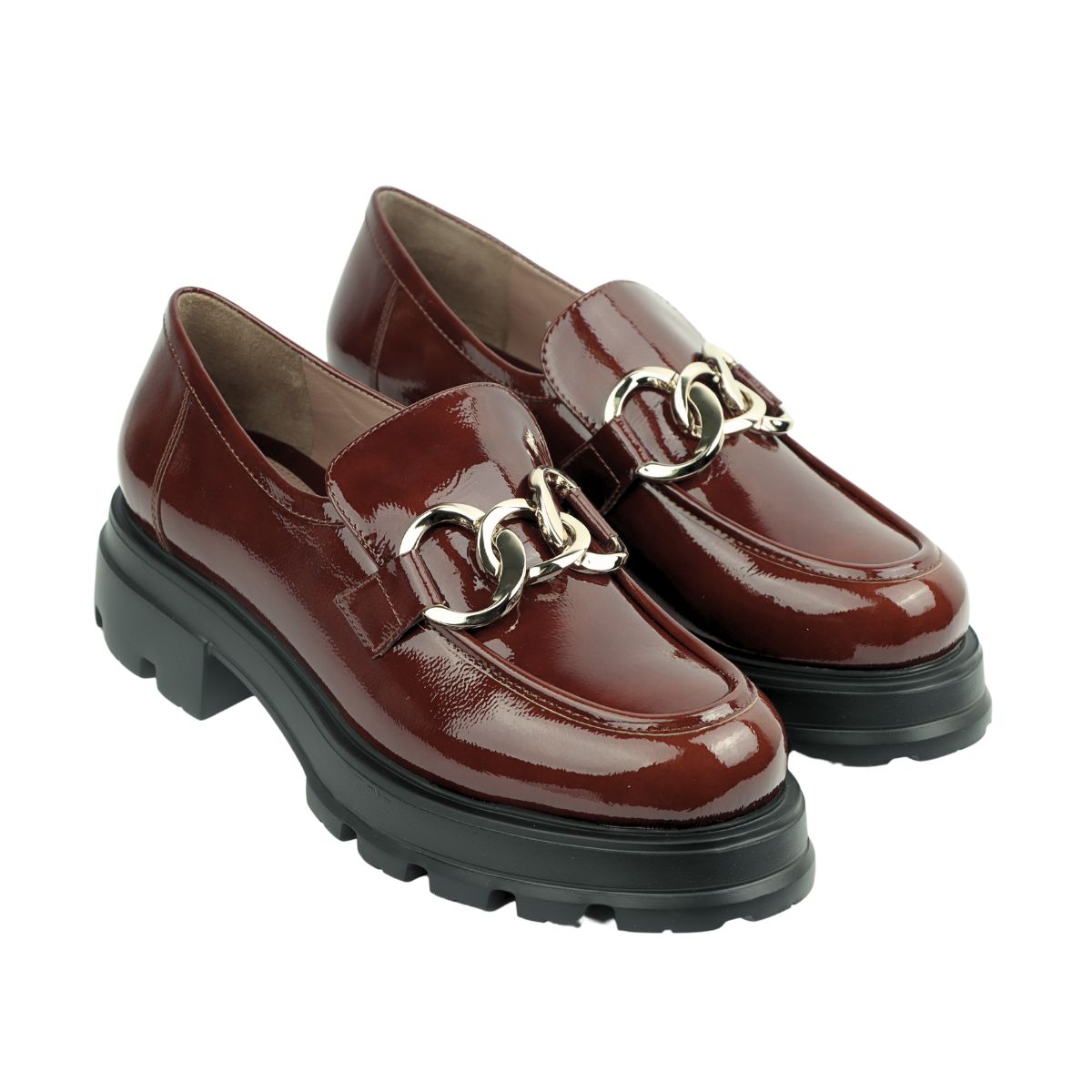 Mocasines de charol para mujer estilo track con herraje metálico