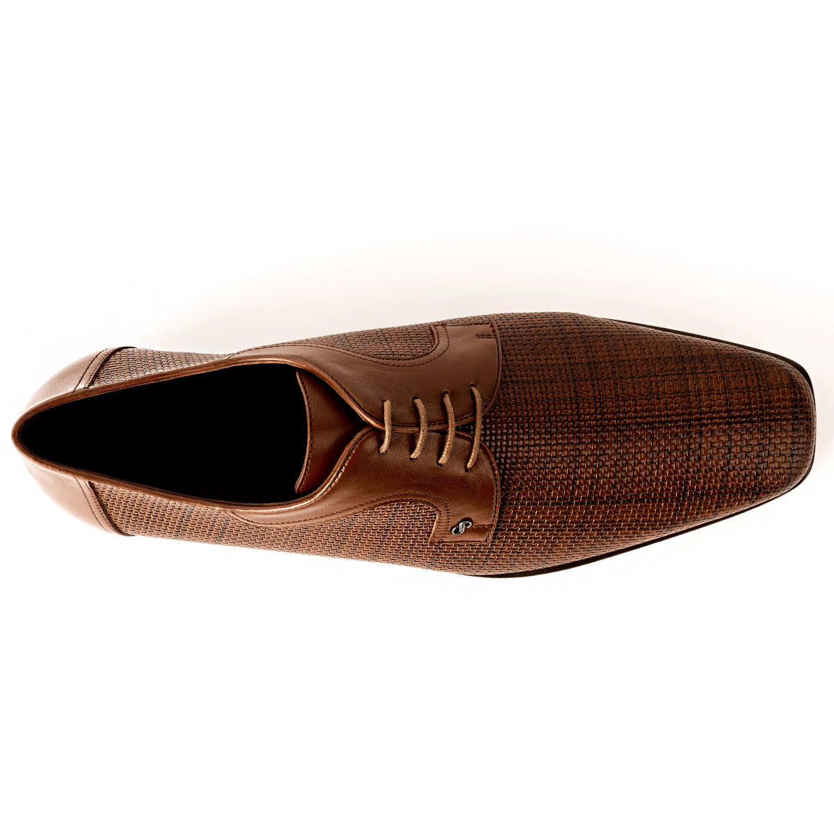Zapatos brandy tipo derby con piel grabada