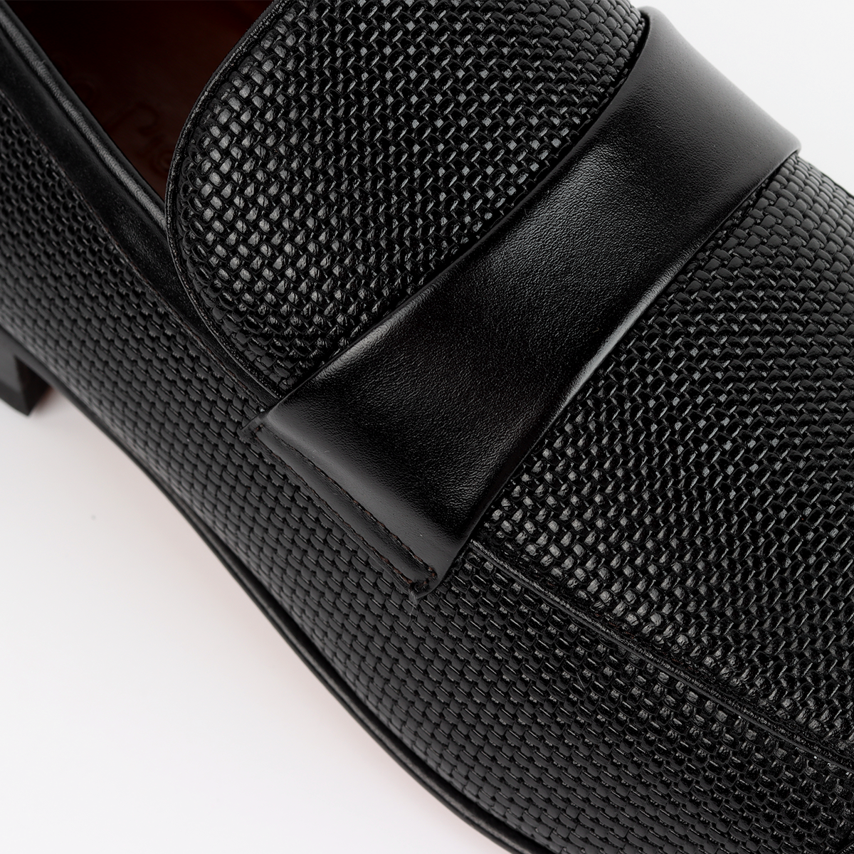 Mocasín de Vestir en Piel Texturizada Negra