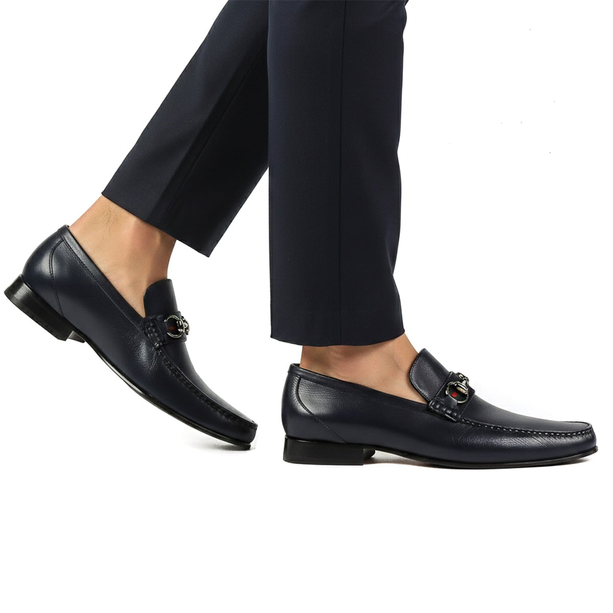 Mocasines de piel tejidos con cinta textil y herraje para caballero