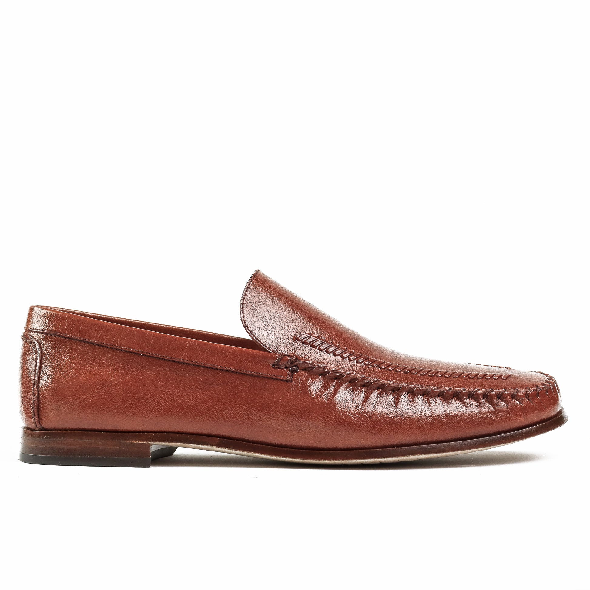 Mocasines brandy de piel con costuras decorativas